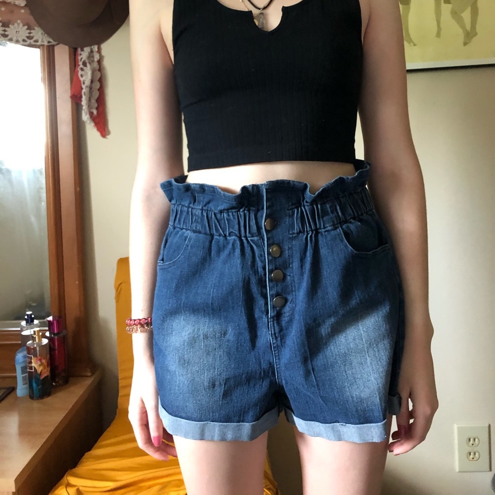Umgee high-waisted shorts